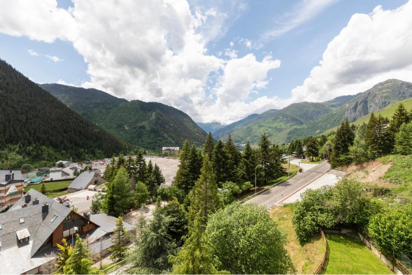 Appartamento Chic Humaralet, Pie De Pistas, Free Parking Baqueira Beret Esterno foto